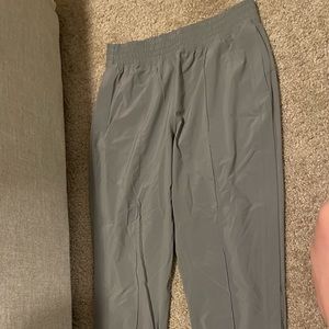 Lululemon Army Green jogger - Size 8- Worn once